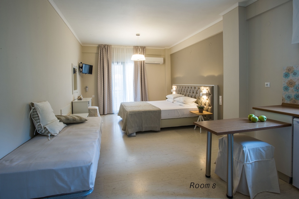 Standard Triple Room, Balcony, Hill View (8) photo 2