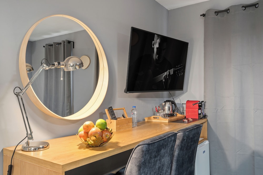 Luxury Studio Suite, 1 King Bed with Sofa bed photo 2