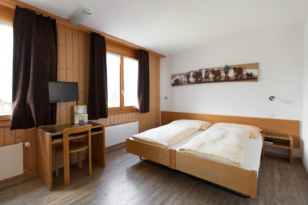 Quadruple Room, Multiple Beds, Non Smoking photo 3