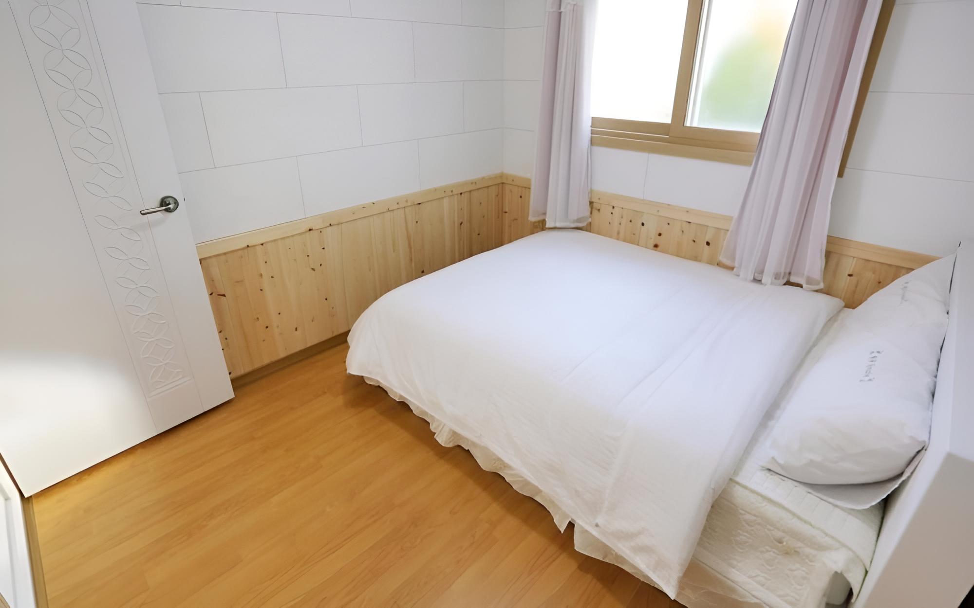 Room (Love Room) photo 1