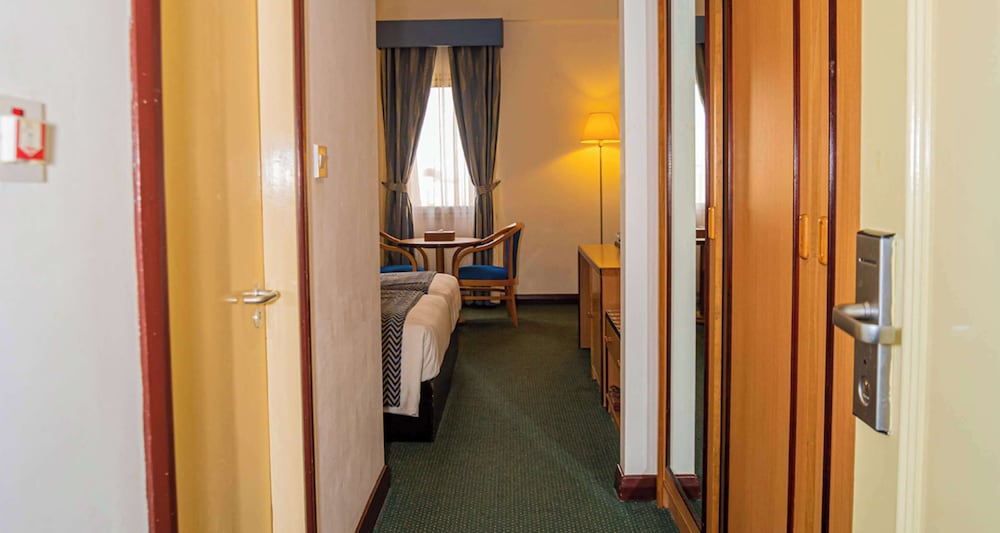 Standard Room, 2 Twin Beds, Non Smoking - Photo 5