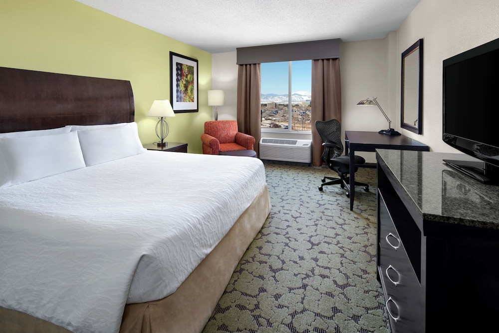 Room, 1 King Bed (Drinks & Snacks) photo 1
