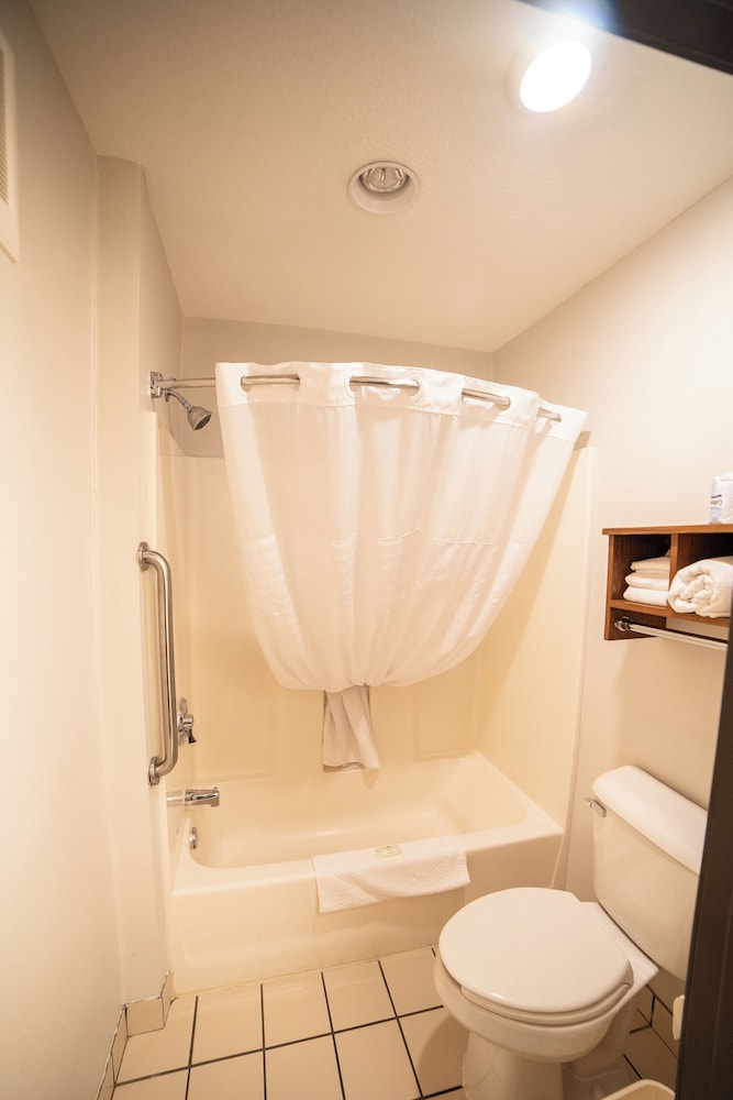 Suite, 1 Queen Bed with Sofa bed, Non Smoking (Upgrade) - Photo 5