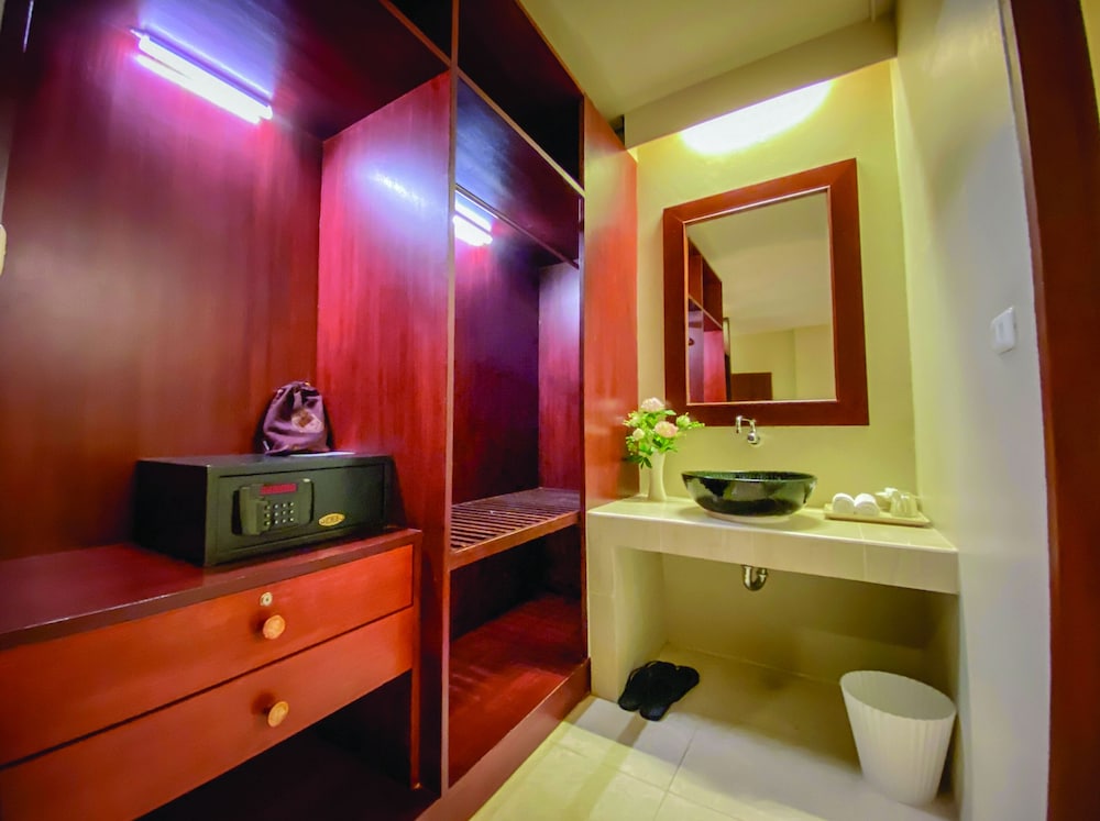 Sino Suite - Photo 23