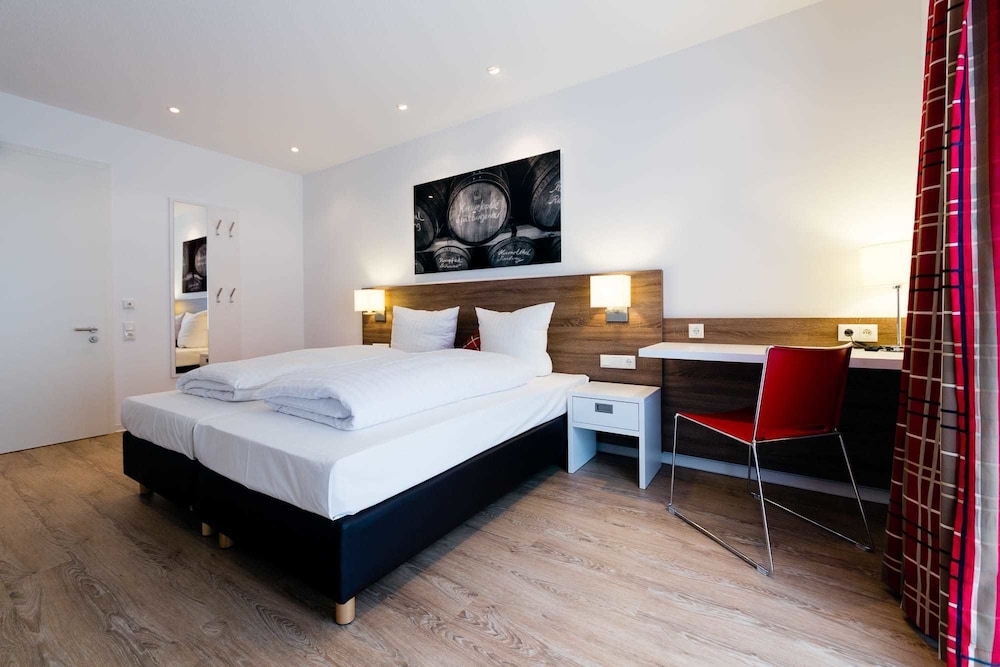 Double Room, Accessible - Photo 4