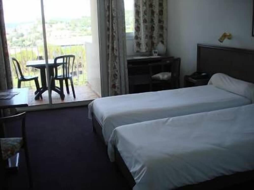 Standard Twin Room photo 3