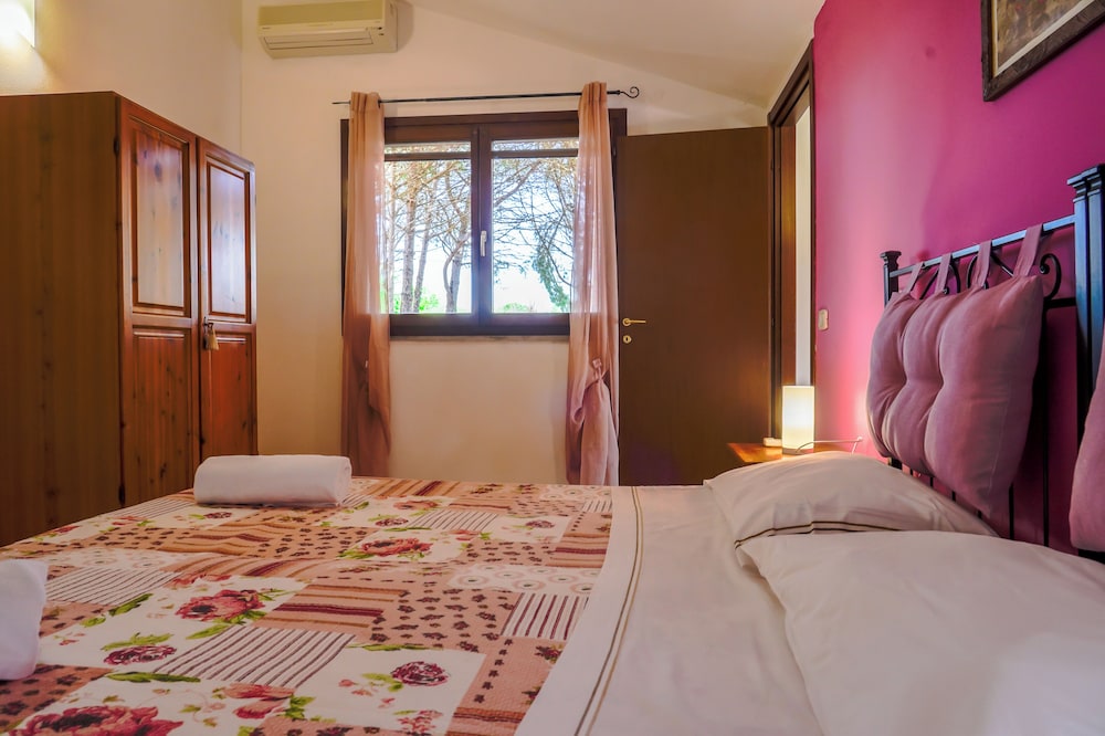 Classic Apartment, 1 Bedroom, Courtyard View, Ground Floor photo 2