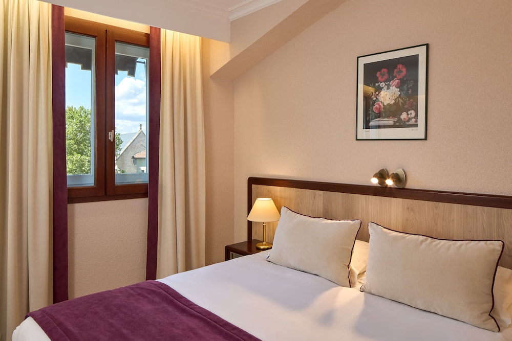 Standard Room, 1 Queen Bed, City View (Tradition Room) photo 3