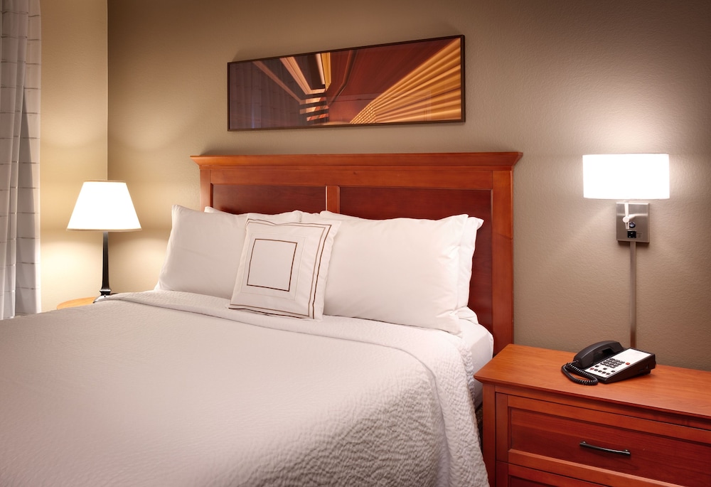 Suite, 1 Bedroom - Photo 12