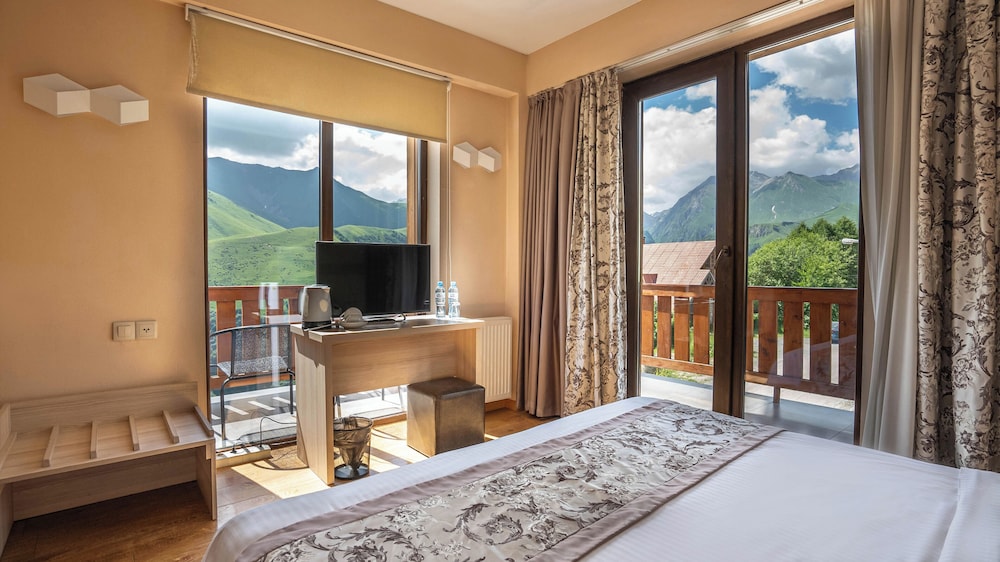 Deluxe Double or Twin Room - Photo 5