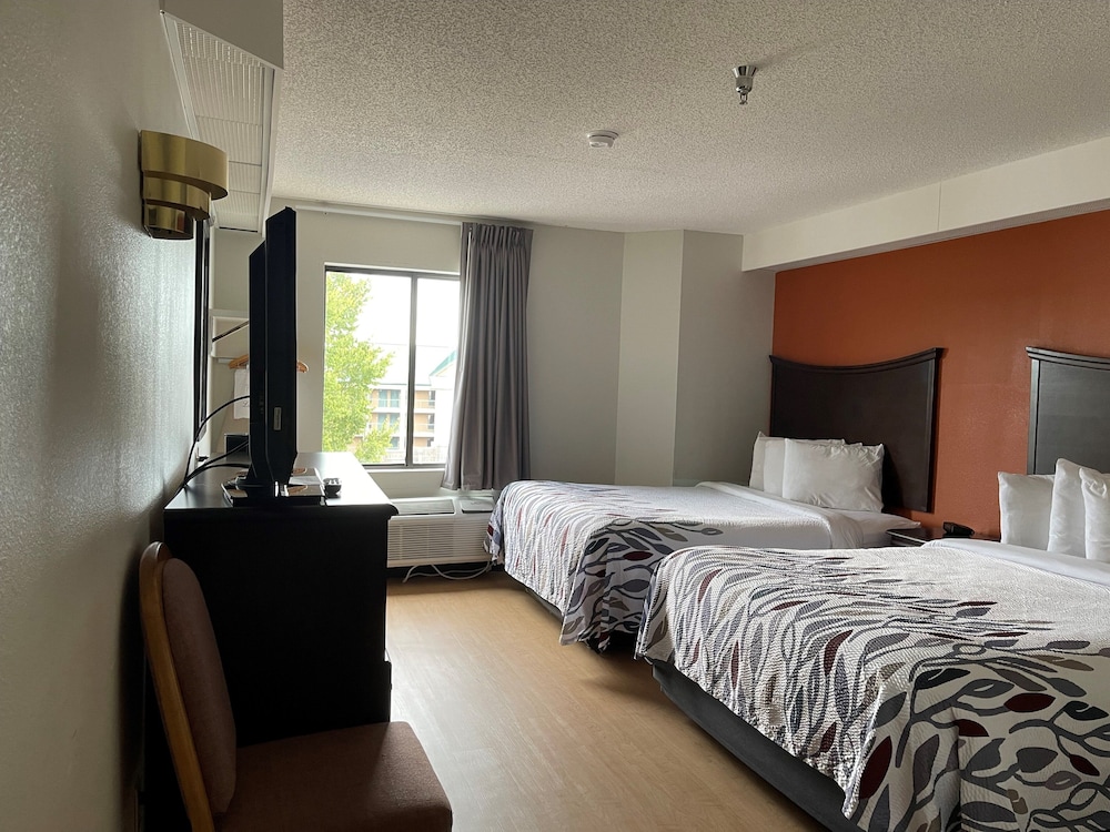 Deluxe Room, 2 Queen Beds, Non Smoking - Photo 1