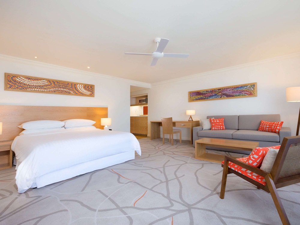 Superior Room, 1 King Bed, Ocean View photo 2