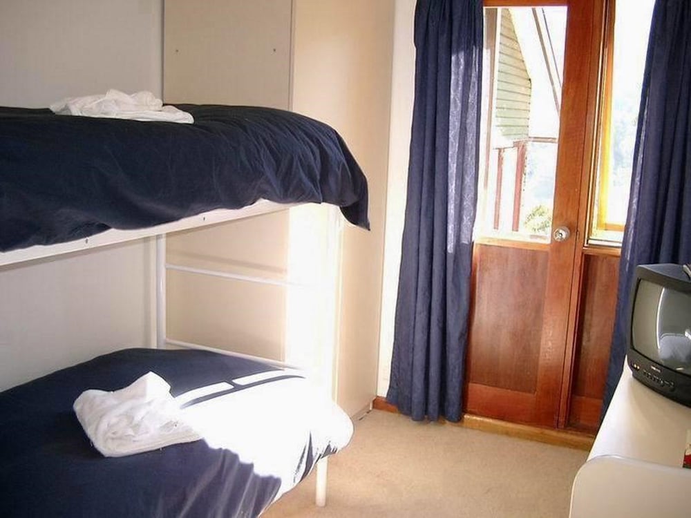 Basic Twin Room, Shared Bathroom, Mountain View photo 2