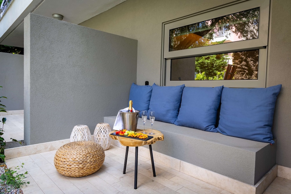 Comfort Room, 1 Bedroom, Patio, Ground Floor - Photo 6
