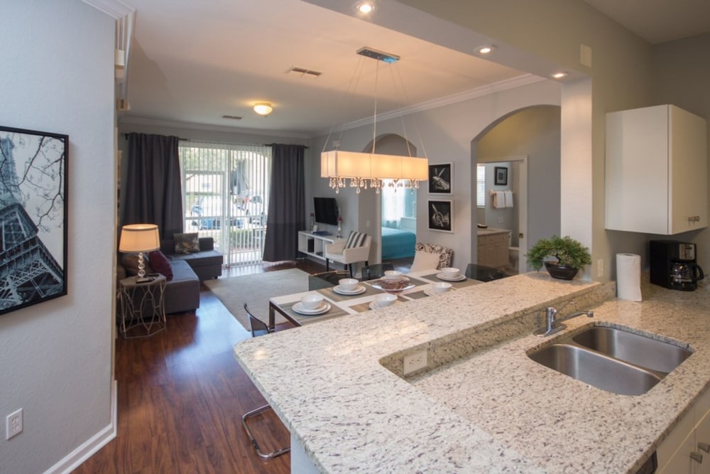 Condo, 3 Bedrooms