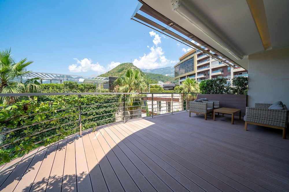 Apartment, 3 Bedrooms, Garden View photo 3