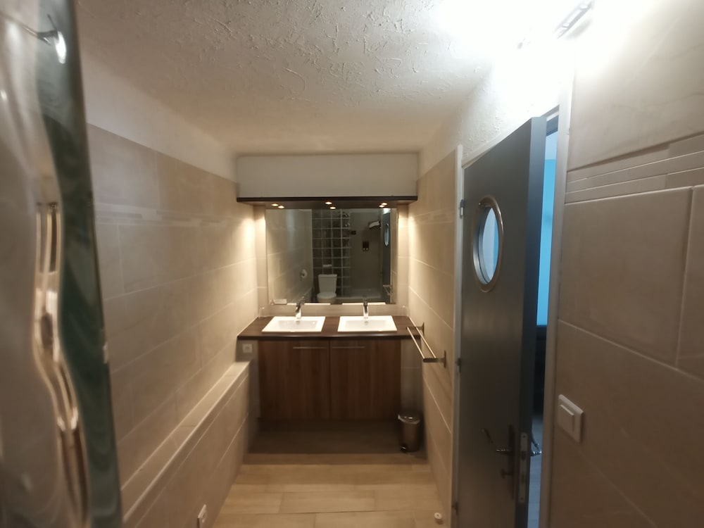 Room photo 2