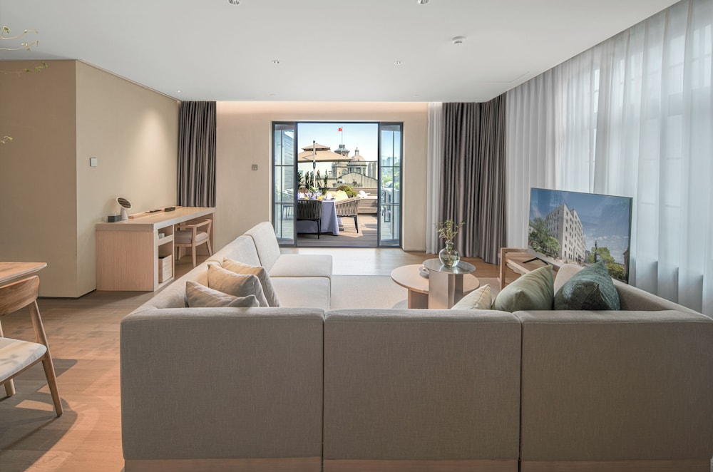 Luxury Suite, Multiple Beds, Patio, Partial Lake View