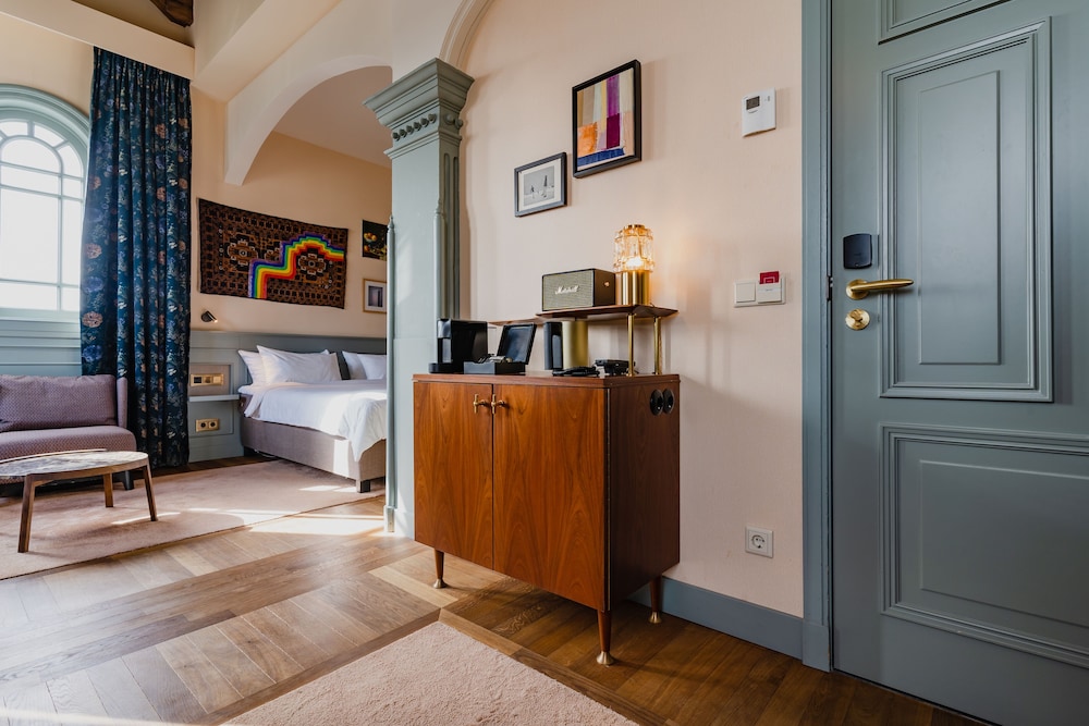 Honeymoon Suite photo 1