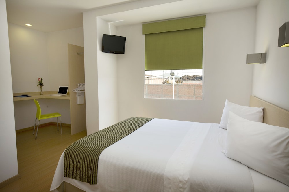 Superior Room, 1 Queen Bed - Photo 1