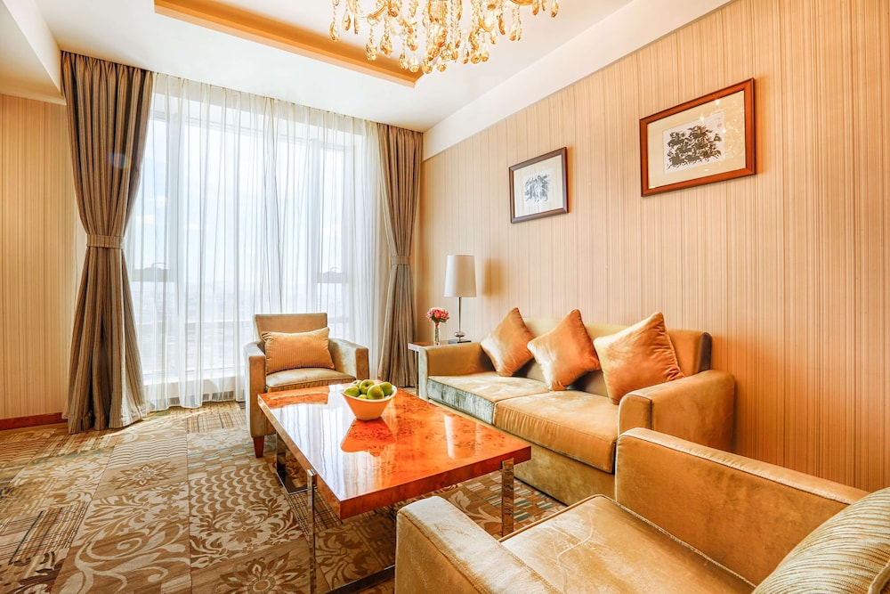 Suite, 1 King Bed, Non Smoking