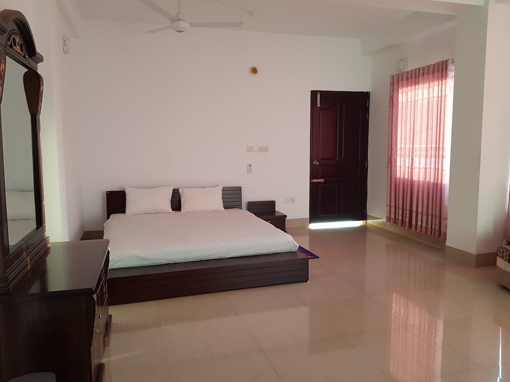 Standard Suite, Multiple Beds, Resort View photo 2
