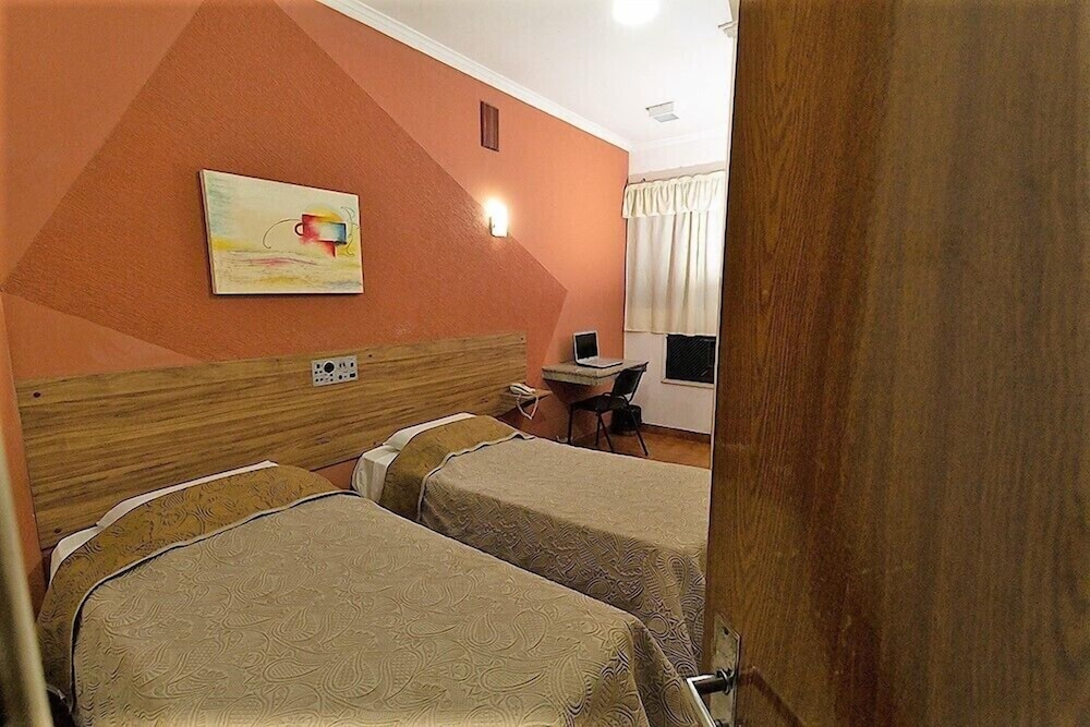 Standard Twin Room - Photo 1