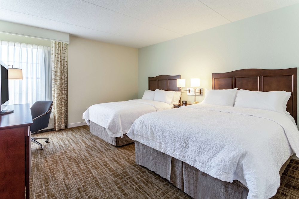Room, 2 Queen Beds, Accessible, Non Smoking (Roll-In Shower, Mobility & Hearing) photo 3