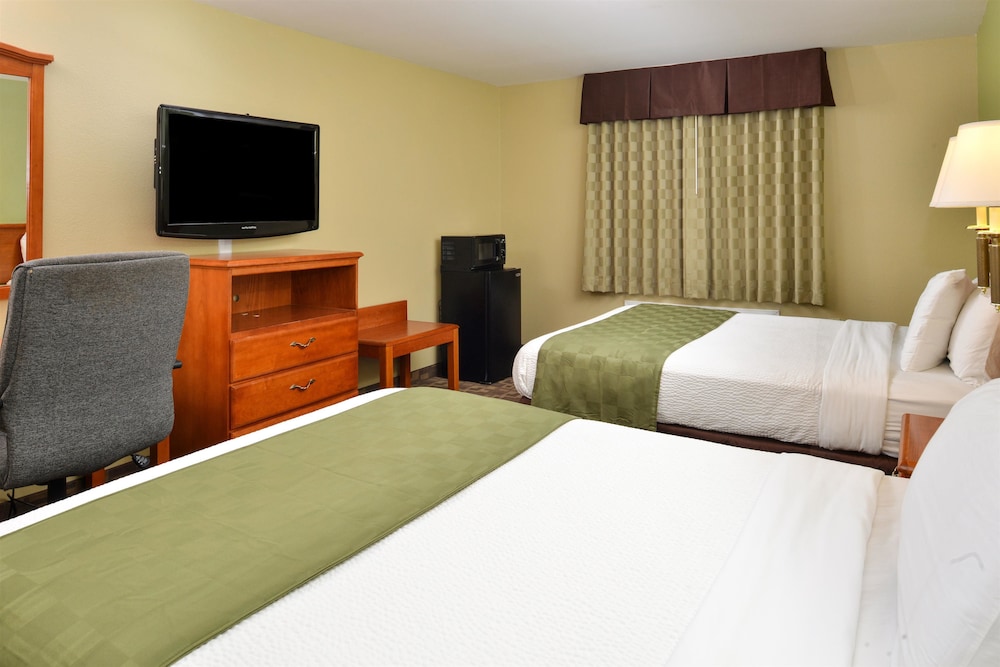 Suite, 2 Queen Beds, Non Smoking - Photo 2