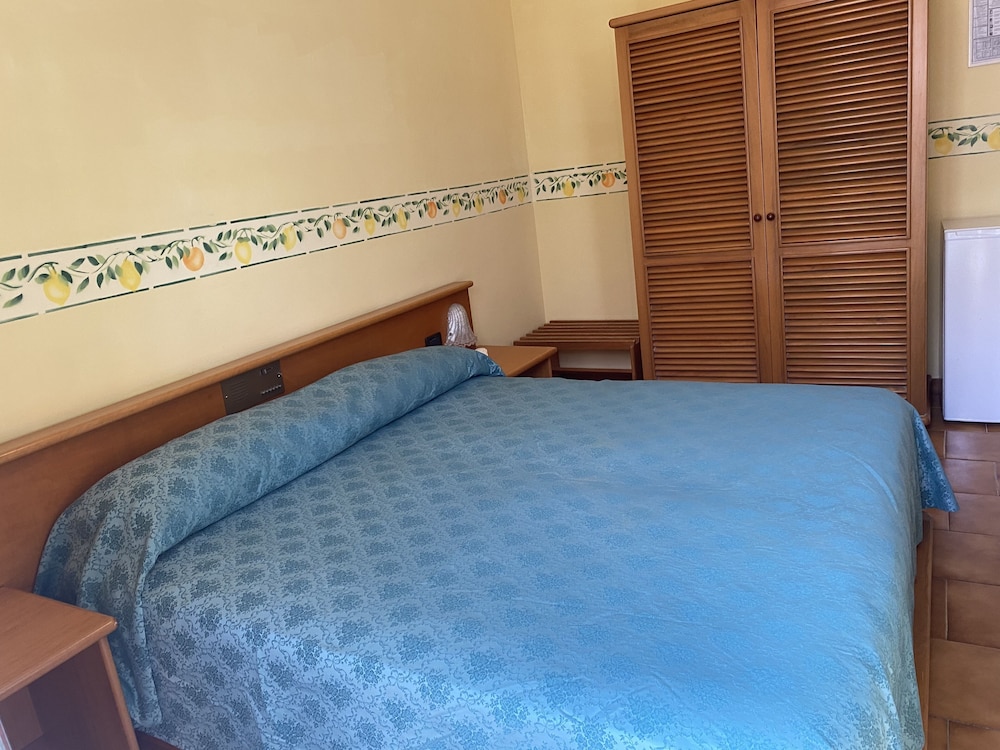 Double or Twin Room - Photo 1