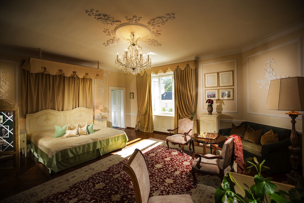 Available room