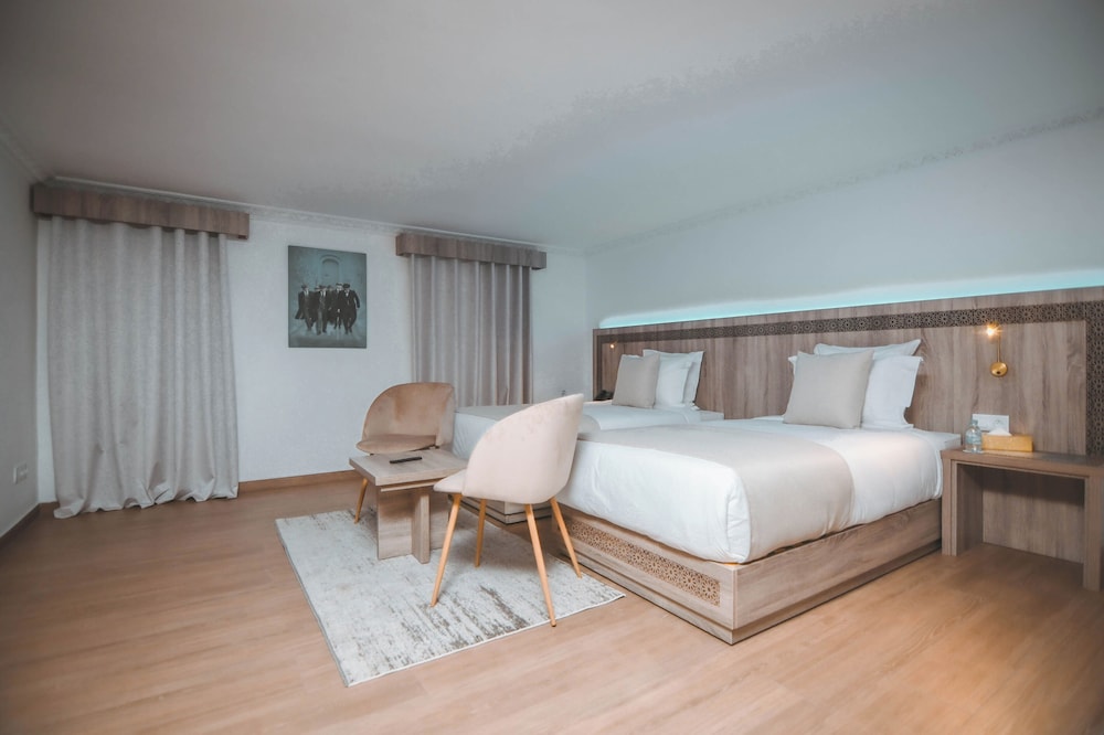 Deluxe Double Room photo 3