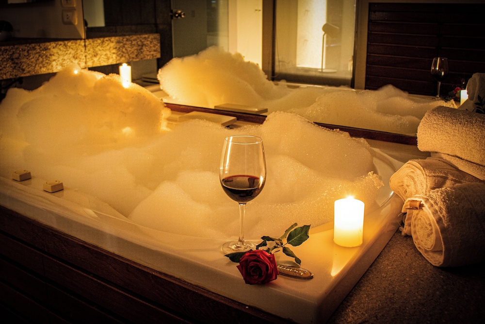 Honeymoon Apartment