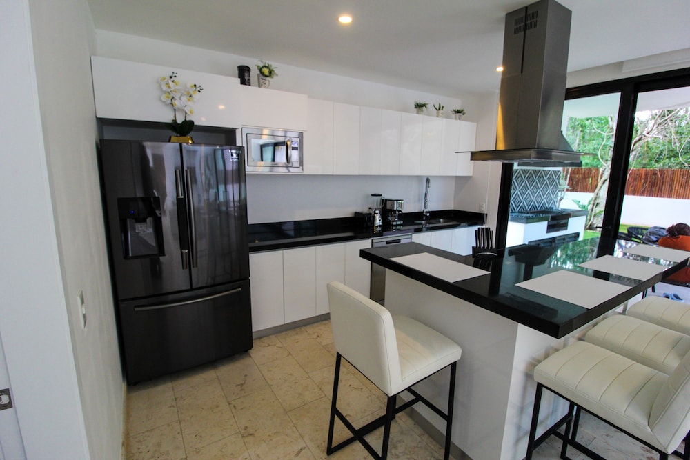 Luxury House, 4 Bedrooms, Private Pool (8 people) photo 3