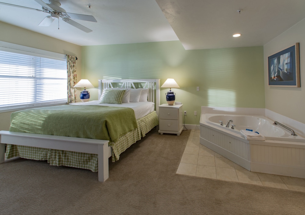 Premium Suite, 1 King Bed, Fireplace photo 3