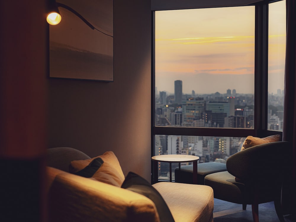 Executive Junior Suite with City Side with 1Extra Bed (3 adults), Non Smoking