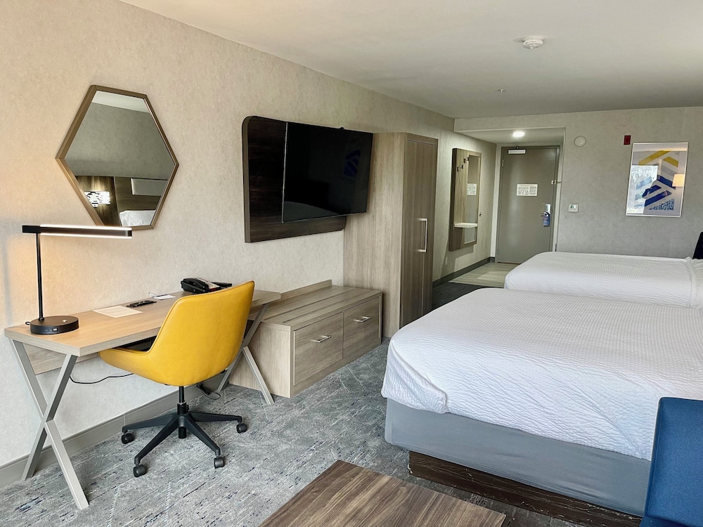 Suite, Multiple Beds photo 1