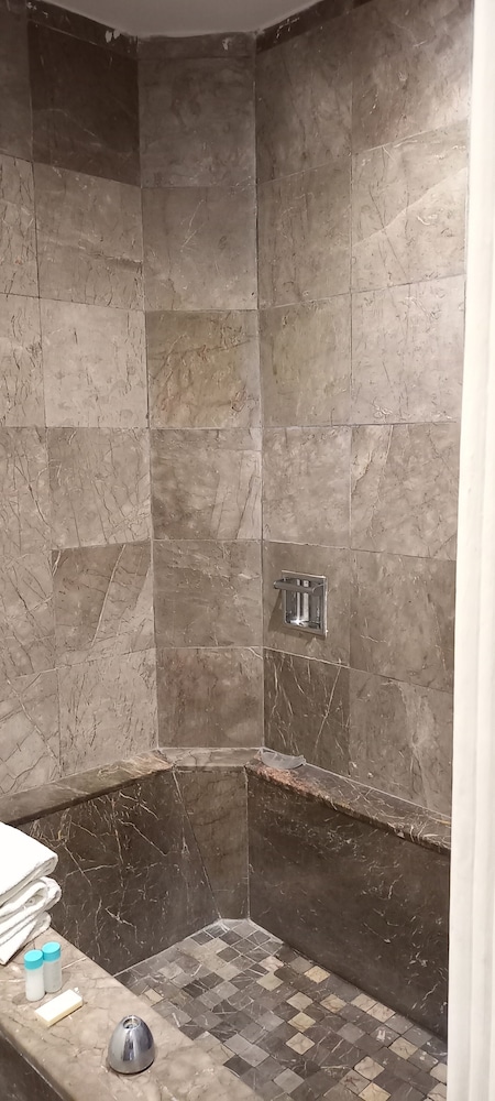 Two Bedroom Ocean View with Pool - Photo 17