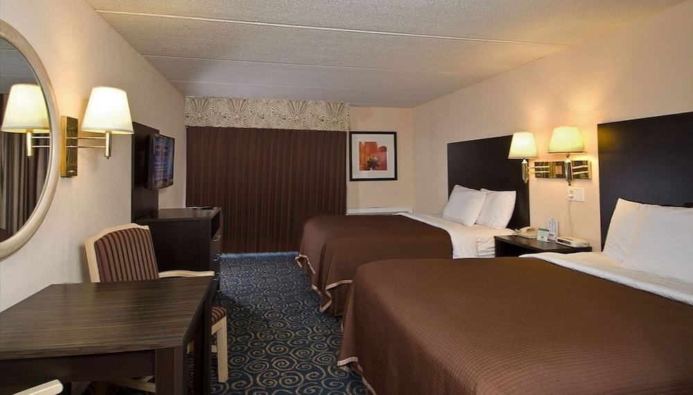 Deluxe Room, 2 Queen Beds photo 2