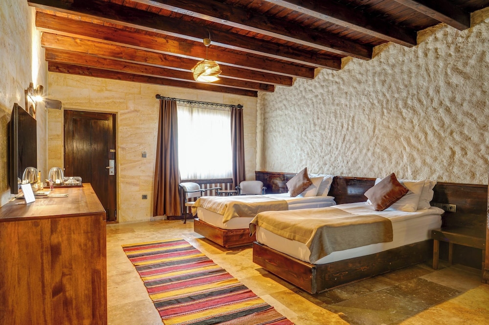 Superior Twin Room - Photo 3