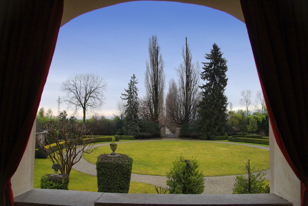 Double Room, Private Bathroom, Garden View photo 2