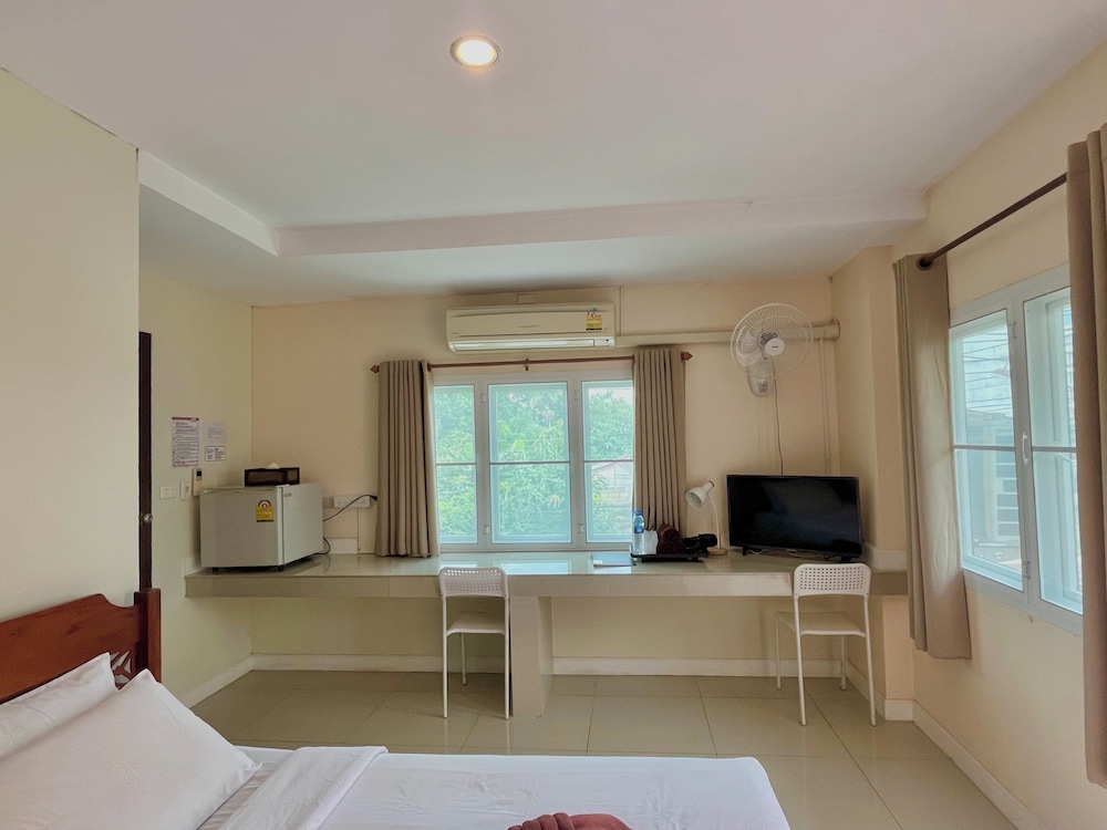 Deluxe Triple Room - Photo 16