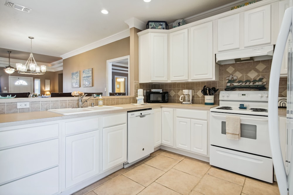 House, Multiple Beds, Kitchen, Beach View photo 3