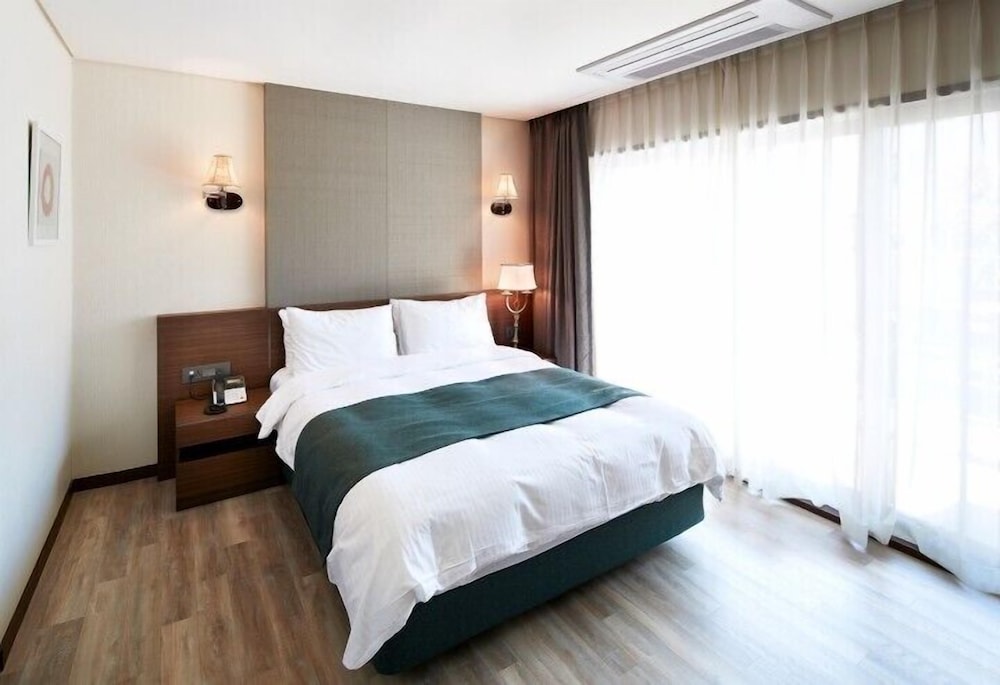 Villa photo 2