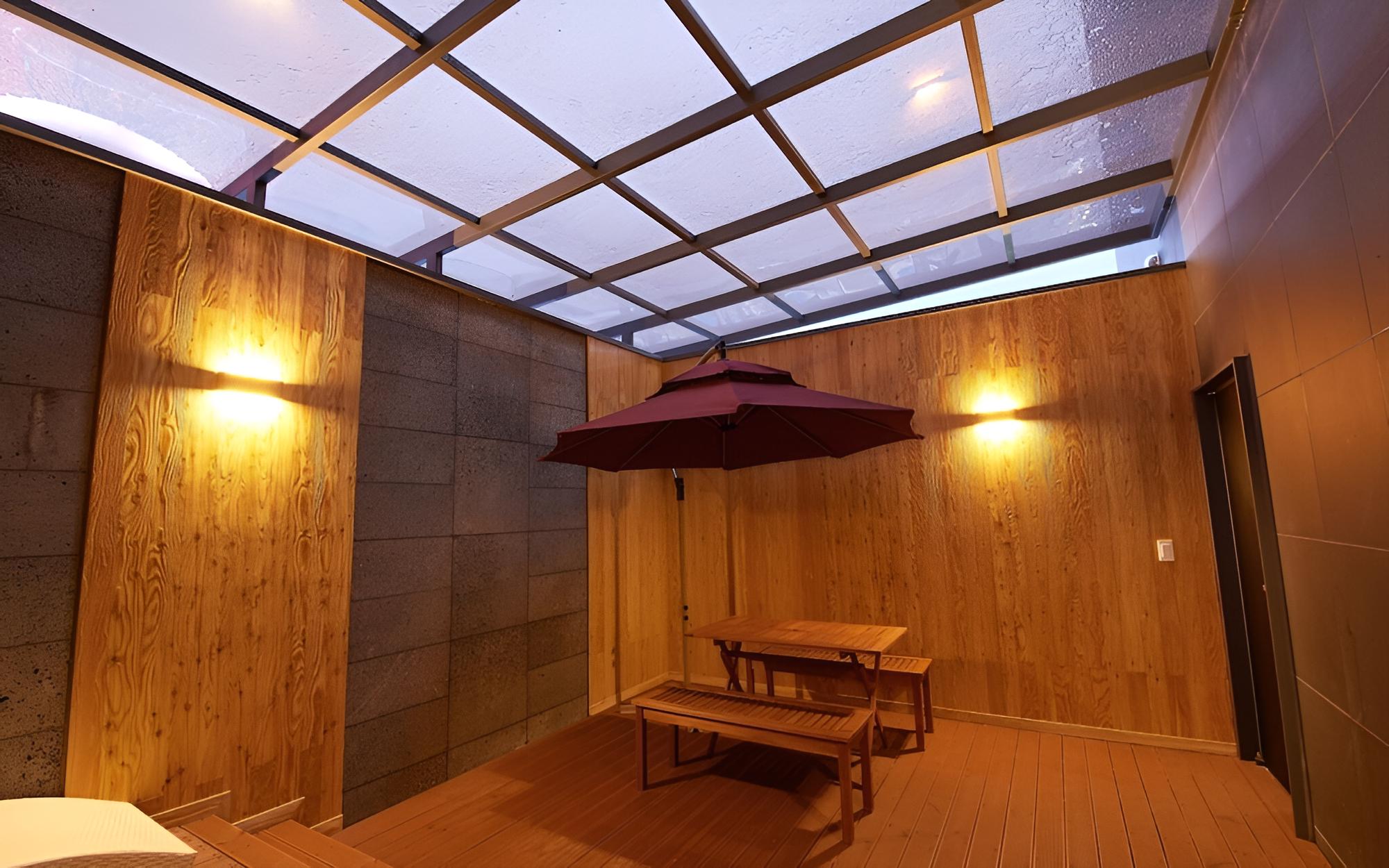Room (VIP (Jet Spa)) - Photo 9