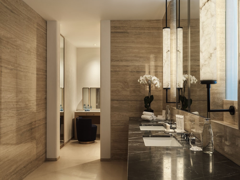 Panoramic Suite - Photo 6