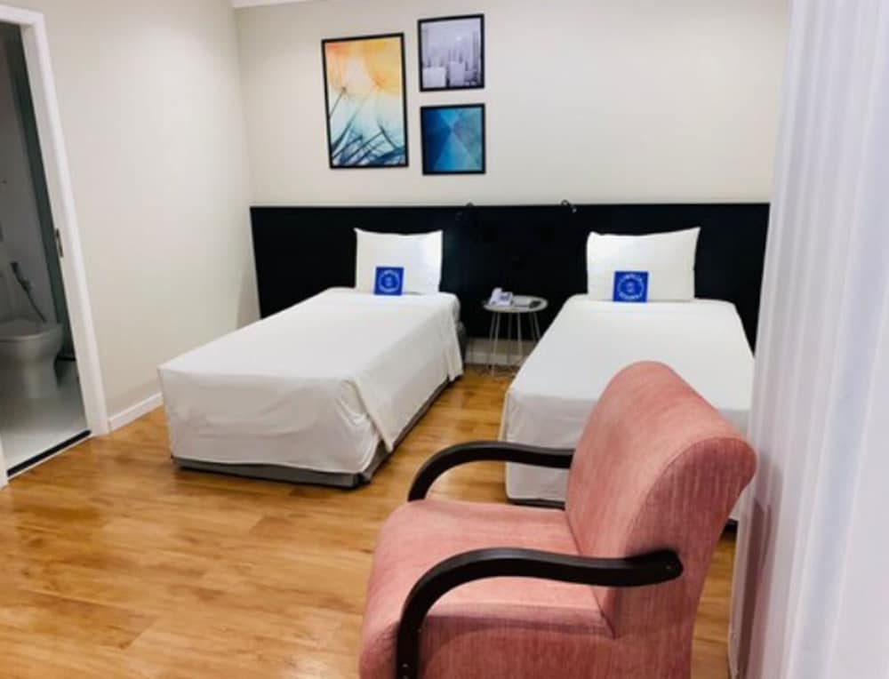 Premier Single Room