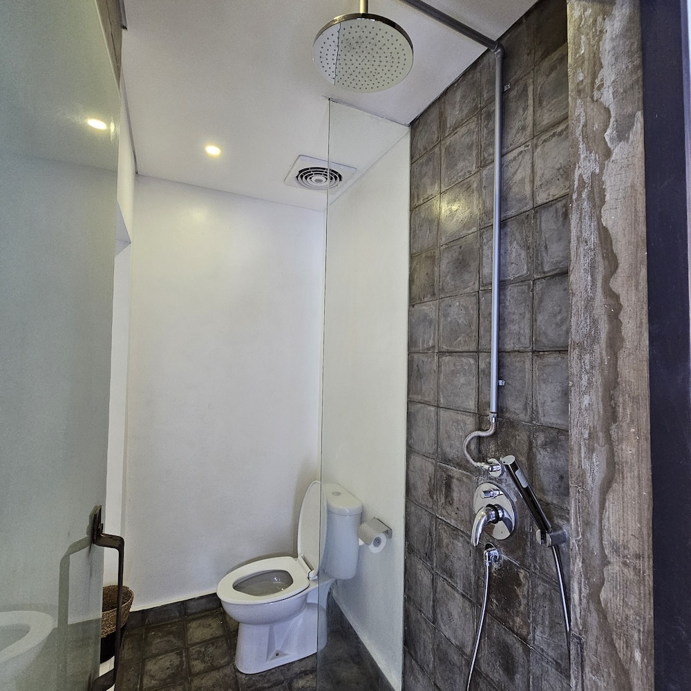 Standard Twin Room - Photo 15