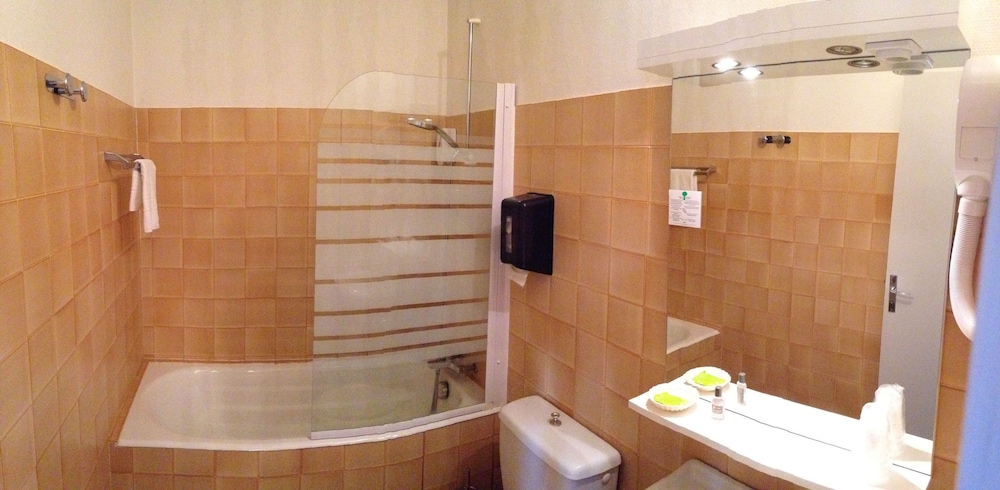 Standard Triple Room photo 2