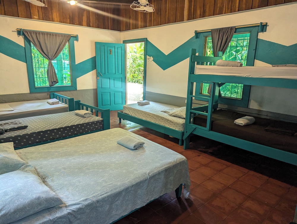Family Room, Multiple Beds, Non Smoking photo 1